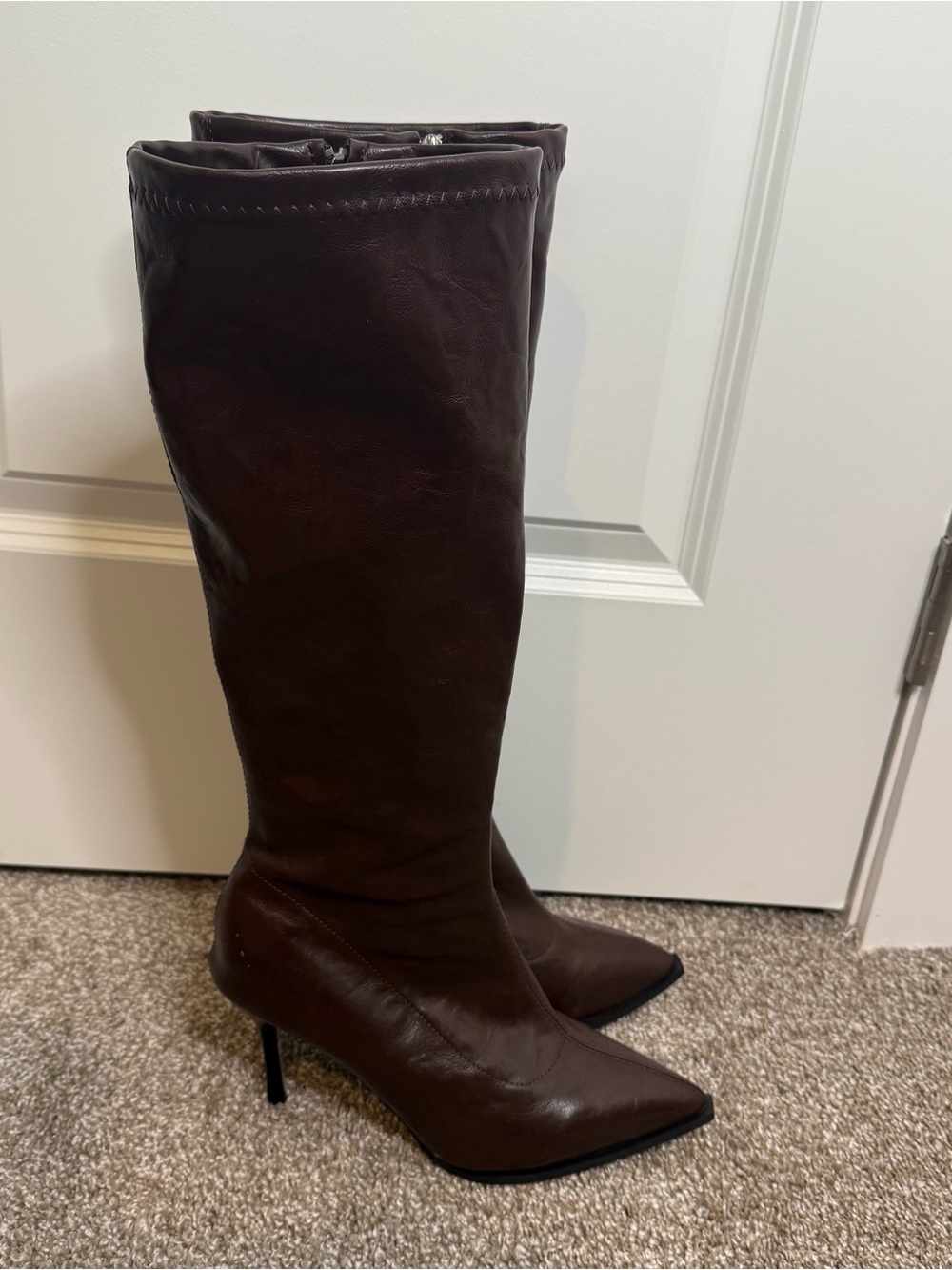 Women's Knee-High Pointed Toe Boot - Dark Brown